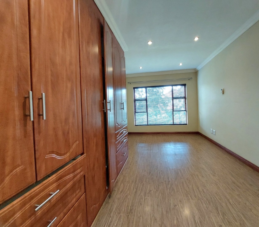 3 Bedroom Property for Sale in Gateway Manor North West